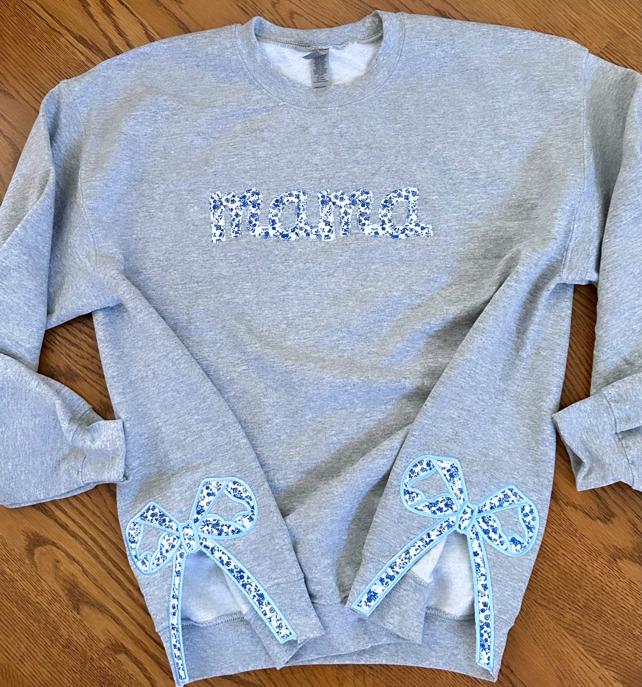Bow Sides Sweatshirt with MAMA