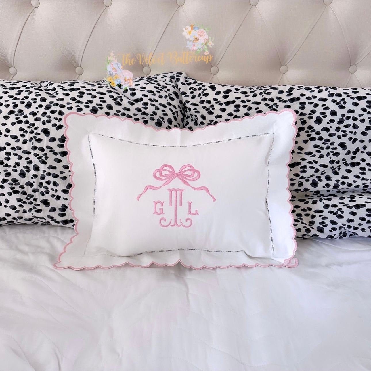 Boudoir Pillow with Scallop Edge