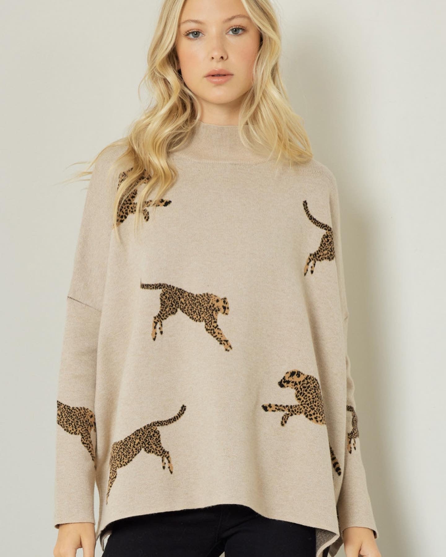 Sweater with Leopards Extended Sizes